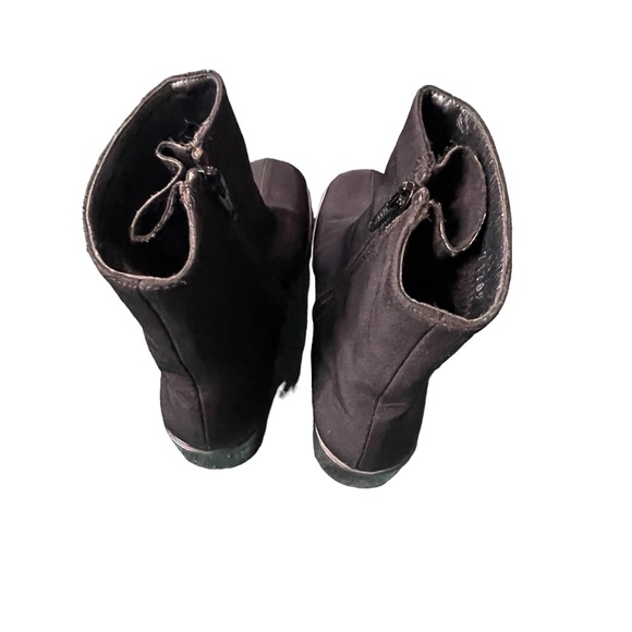 Stuart Weitzman Boots Size 6.5 B - Picture 8 of 11